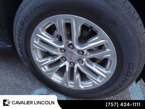Used 2023 GMC Yukon SLT w/ SLT Luxury Package RWD image 14