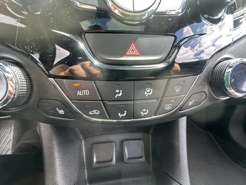 Used 2017 Chevrolet Cruze Premier FWD image 23