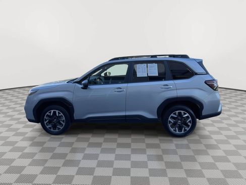 Used 2025 Subaru Forester Premium AWD/4WD image 12