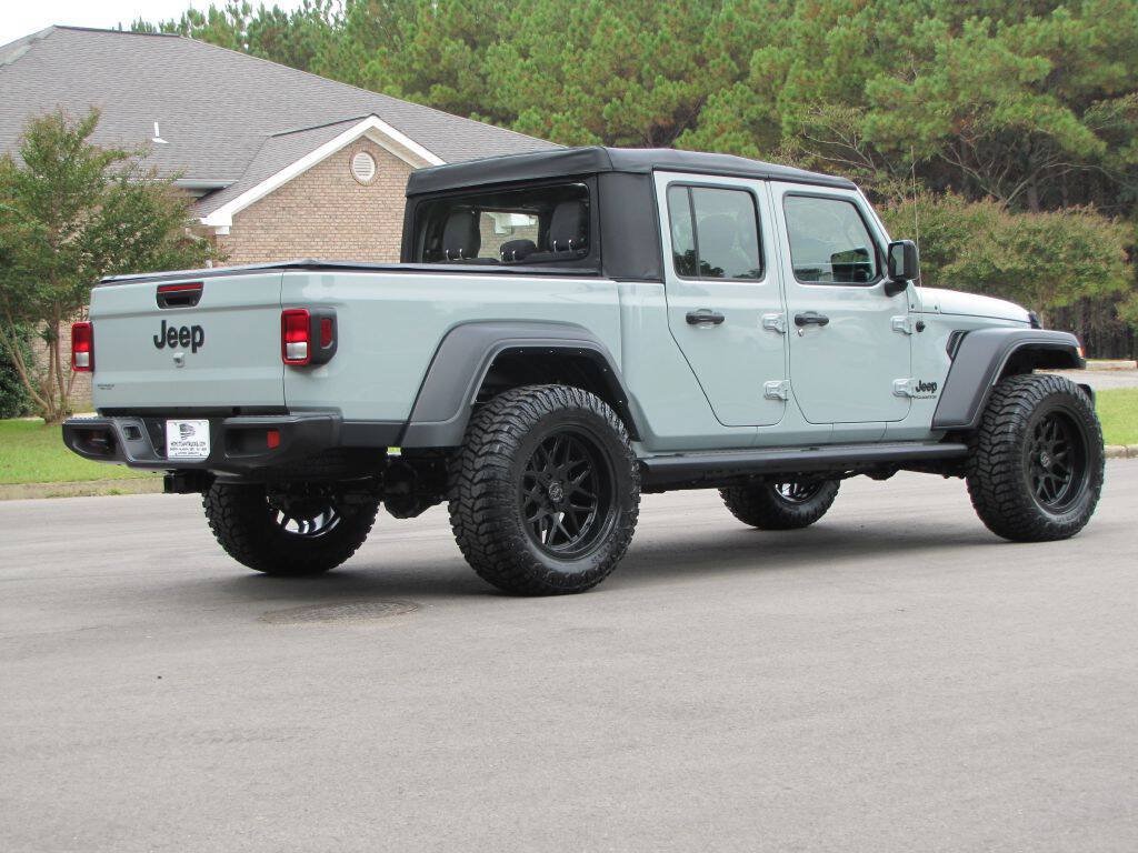 Used 2023 Jeep Gladiator Sport AWD/4WD image 6