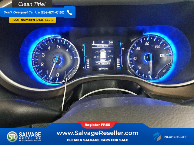 Used 2022 Chrysler Voyager LX FWD image 12