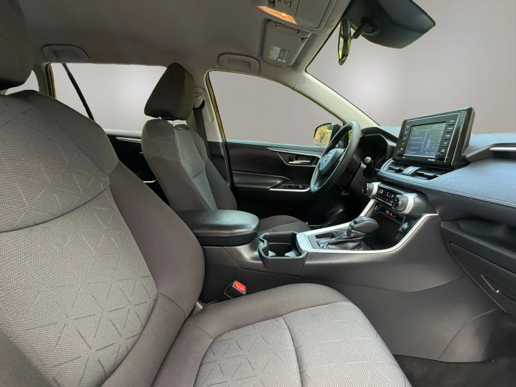 Used 2020 Toyota RAV4 XLE FWD image 23