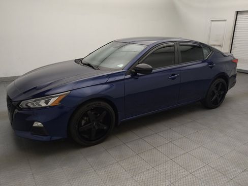 Used 2021 Nissan Altima 2.5 SR AWD/4WD image 2