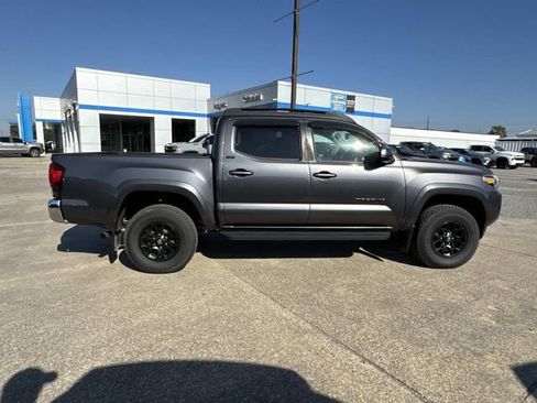 Used 2022 Toyota Tacoma SR5 image 6