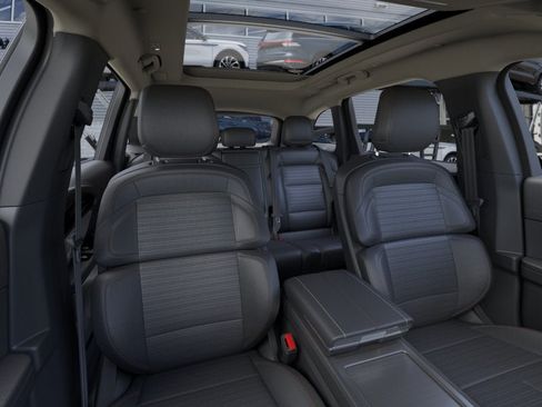 New 2026 Lincoln Nautilus Reserve AWD/4WD image 10
