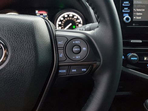 Used 2024 Toyota Camry SE image 21