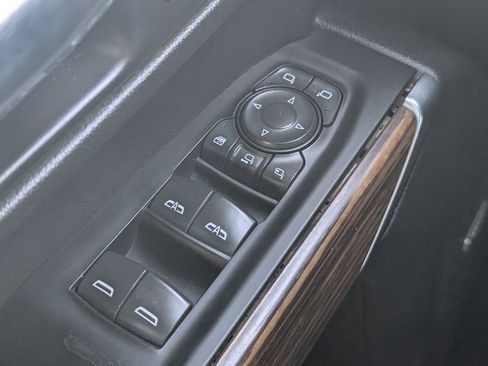 Used 2022 Chevrolet Silverado 2500 High Country w/ Z71 Off-Road Package image 11