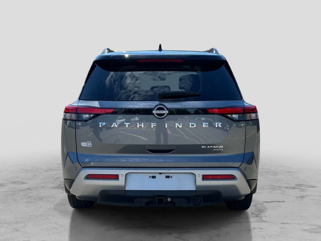 Certified 2023 Nissan Pathfinder Platinum w/ Cargo Package AWD/4WD image 4