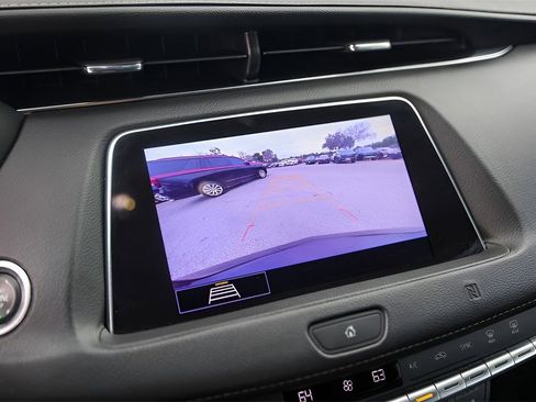 Used 2020 Cadillac XT4 Premium Luxury image 17