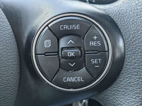 Used 2022 Kia Soul LX FWD image 25