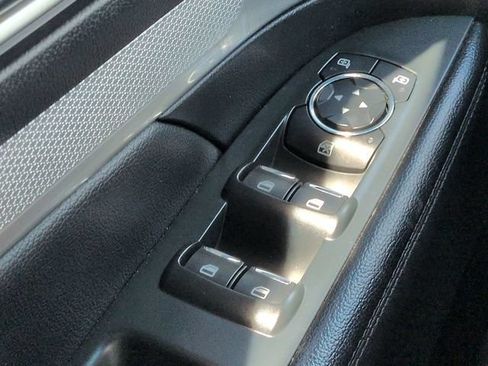 Certified 2017 Ford Explorer XLT w/ Equipment Group 202A FWD image 22