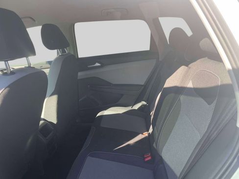 Used 2022 Volkswagen Taos S image 12