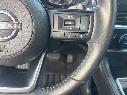 Used 2022 Nissan Pathfinder SL w/ SL Black Package AWD/4WD image 18