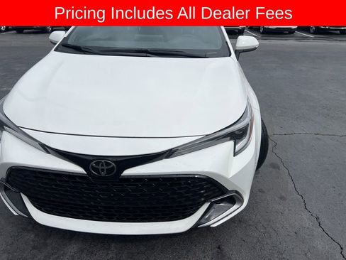 Used 2025 Toyota Corolla XSE FWD image 2