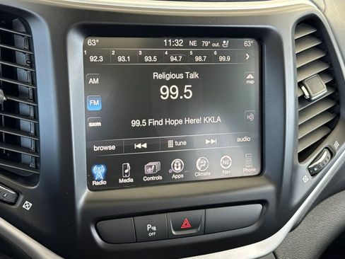 Used 2016 Jeep Cherokee Overland image 21