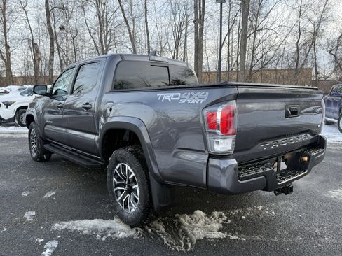 Used 2021 Toyota Tacoma TRD Sport image 9