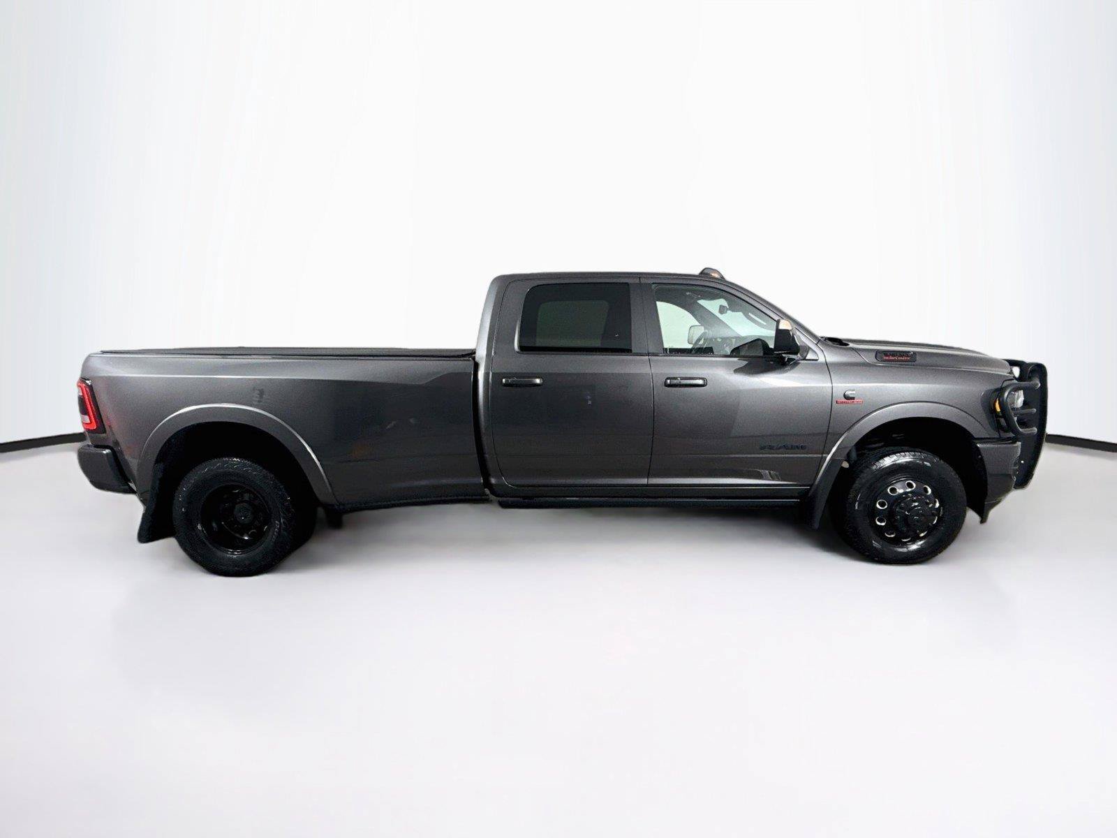 Used 2022 RAM 3500 Limited AWD/4WD image 4
