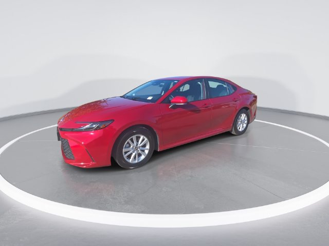 Used 2025 Toyota Camry LE FWD image 4