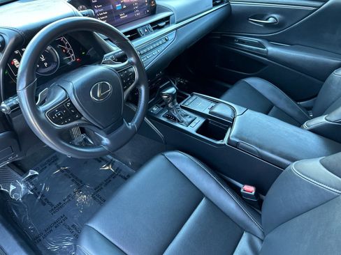 Used 2019 Lexus ES 300h image 9