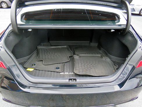 Used 2021 Toyota Camry SE image 16