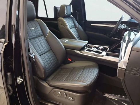 Used 2025 Cadillac Escalade V w/ LPO, ONYX Package AWD/4WD image 10
