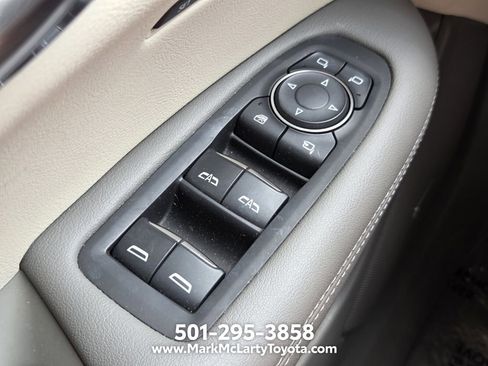 Used 2024 Cadillac XT6 Premium Luxury w/ Technology Package FWD image 30