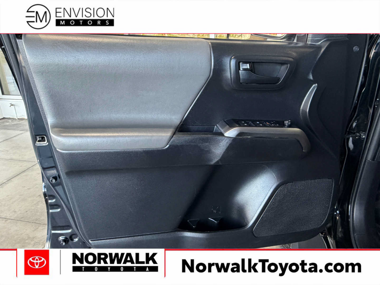 Used 2019 Toyota Tacoma SR5 RWD image 16
