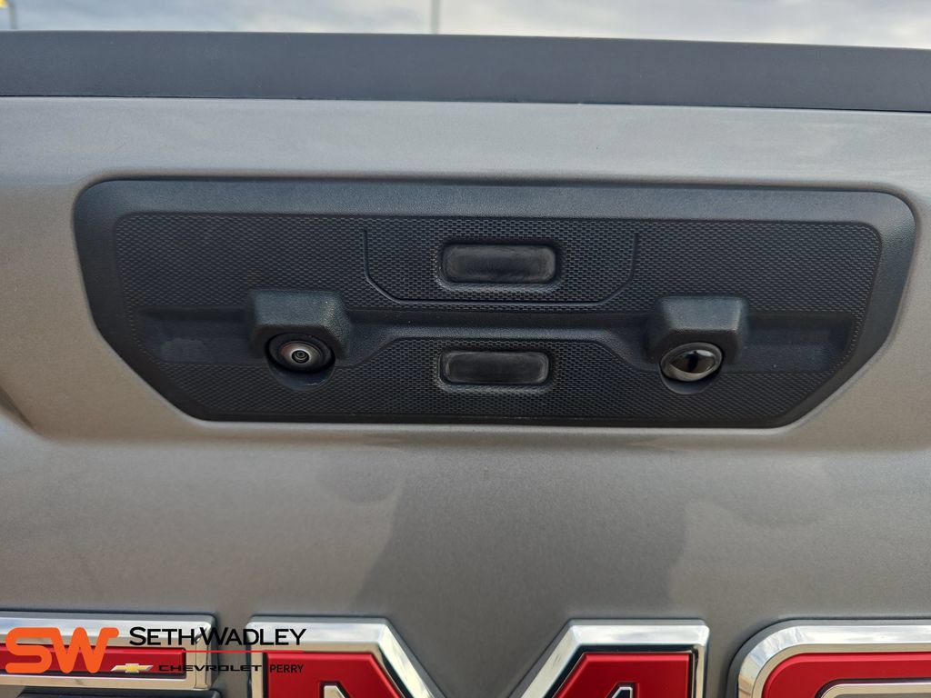 Used 2025 GMC Sierra 1500 SLT AWD/4WD image 14