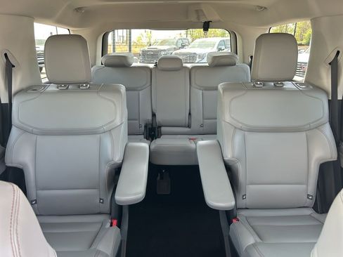 Used 2025 Ford Expedition Active AWD/4WD image 12
