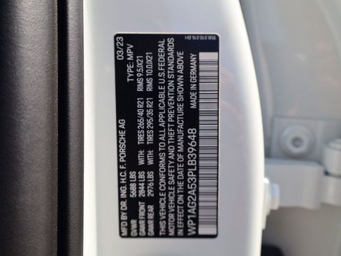Certified 2023 Porsche Macan S AWD/4WD image 28