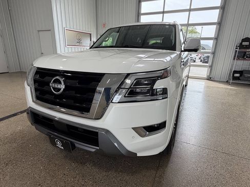 Used 2024 Nissan Armada SL w/ Captain's Chairs Package AWD/4WD image 7
