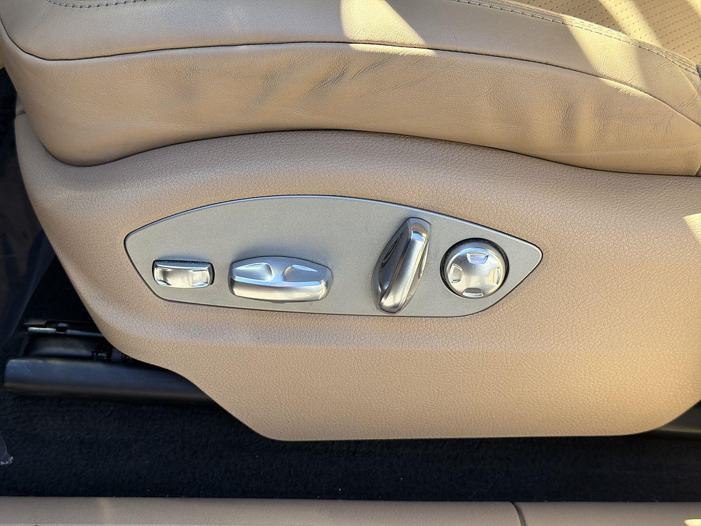 Used 2020 Porsche Macan AWD/4WD image 34