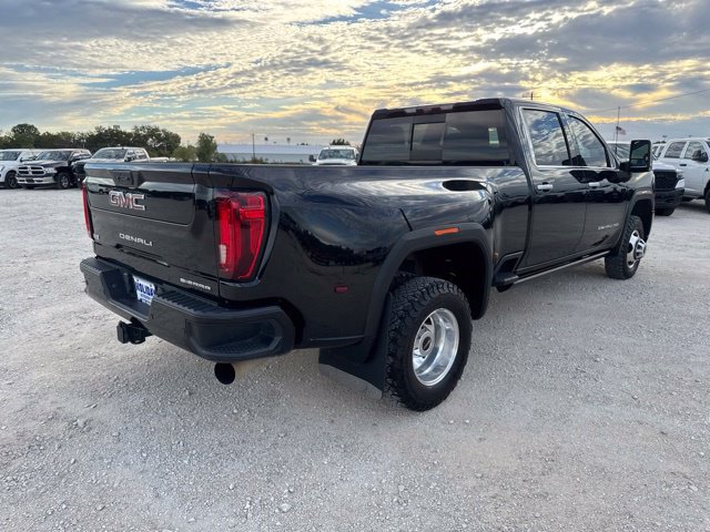 Used 2023 GMC Sierra 3500 Denali w/ Denali Ultimate Package AWD/4WD image 7