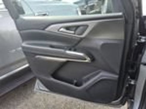Used 2026 Chevrolet Traverse LT FWD image 11