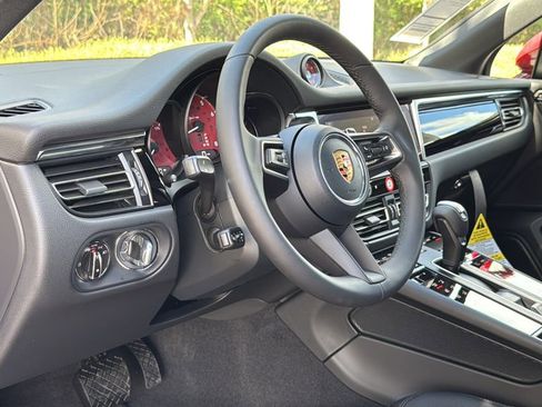 New 2026 Porsche Macan AWD/4WD image 4