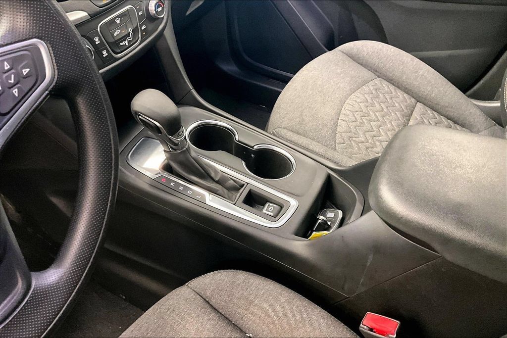 Used 2022 Chevrolet Equinox LT FWD image 16