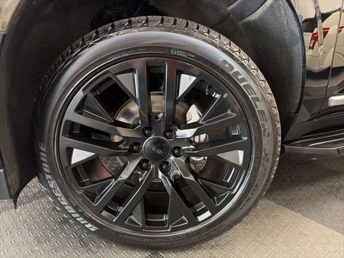 Used 2022 GMC Yukon Denali AWD/4WD image 4