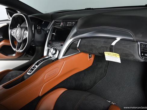 Used 2018 Acura NSX AWD/4WD image 27