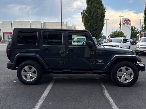 Used 2008 Jeep Wrangler Unlimited Sahara AWD/4WD image 4