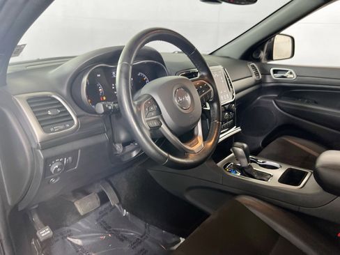 Used 2022 Jeep Grand Cherokee Laredo X image 9