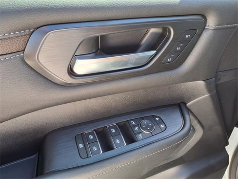 New 2026 Nissan Armada SL image 13