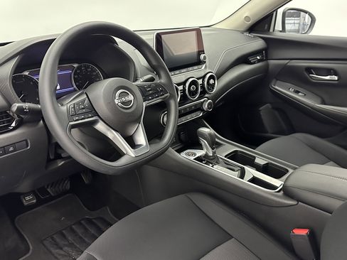 Used 2025 Nissan Sentra SV image 8