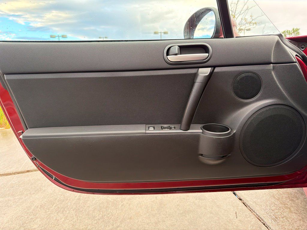 Used 2006 MAZDA MX-5 Miata Touring w/ Appearance Pkg RWD image 12