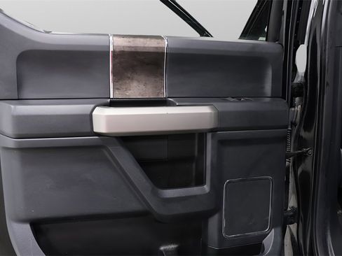 Used 2022 Ford F350 Lariat image 23