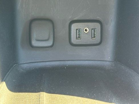 Used 2017 GMC Acadia Denali w/ Technology Package image 25