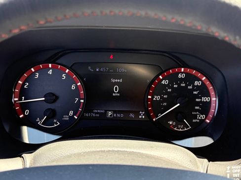 Used 2026 Nissan Frontier PRO-4X AWD/4WD image 10