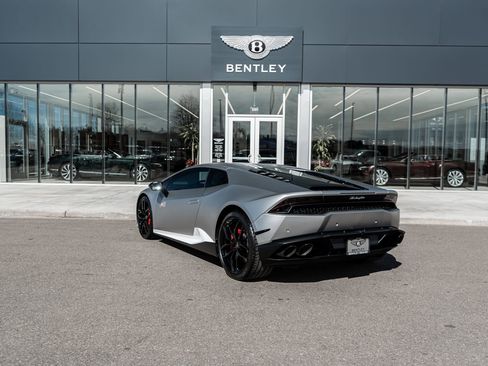 Used 2017 Lamborghini Huracan LP 610-4 Avio image 8