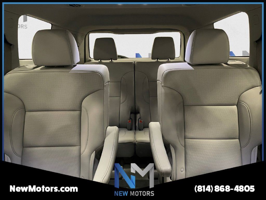 Used 2023 GMC Acadia SLT w/ Preferred Package AWD/4WD image 13