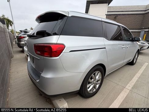Used 2020 Kia Sedona EX image 4