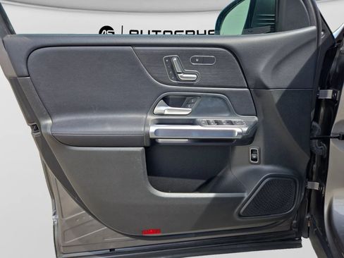 Used 2020 Mercedes-Benz GLB 250 image 14